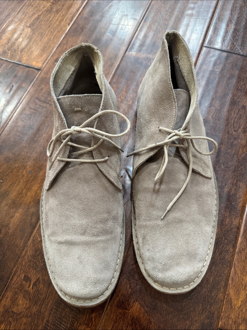 Men's Taupe Suede Chukka Boots - Classic Lace-Up